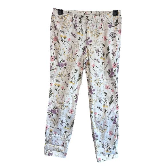 Old Navy Pants - Old Navy Pixie Chino Pant Cropped Capri Spring White Floral Coquette 4 Regular